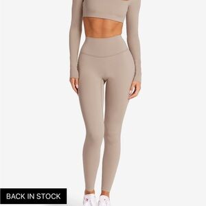 CSB Freedom Almond Leggings. NWOT. SIZE SMALL